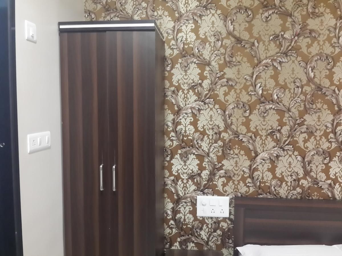 Hotel Holiday Era Opposite Railway Station Aurangabad (Maharashtra) Exterior foto